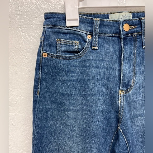 Women's High-Rise Slim Straight Fit Jeans - Universal Thread™ - Sz 00/24R - Picture 4 of 12